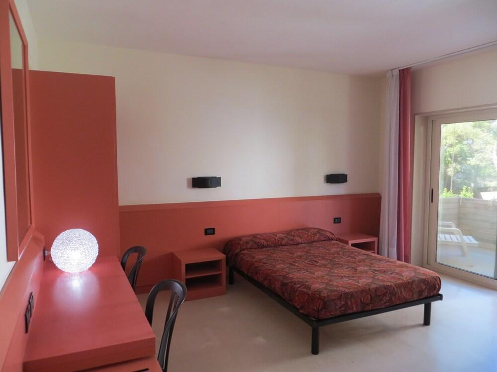 Villaggio Hotel Ripa Роді-Гарганіко Екстер'єр фото