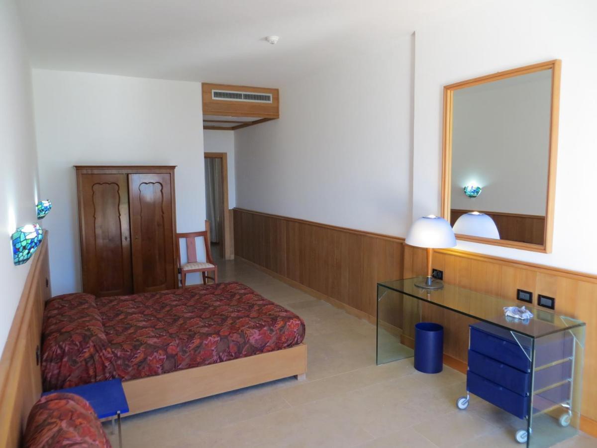 Villaggio Hotel Ripa Роді-Гарганіко Номер фото
